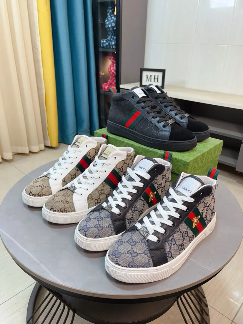 Men's shoes 💰440🌹🌹GUCCI [Gucci] New high-top men's shoes, a high-end brand, the latest fashionable casual men's shoes, trendy and versatile, relaxed and sporty style, uppers imported from Italy, first-layer cowhide, genuine leather lining, and ultra-fine workmanship. Original personalized fashionable rubber wear-resistant outsole, light and comfortable on the foot, size 38-44